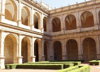 La Biblioteca Valenciana organiza dos clubes de lectura gratuitos en el Monasterio de San Miguel de los Reyes de Valencia