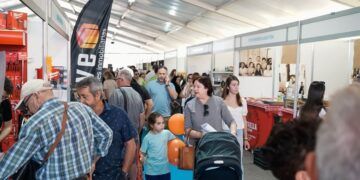 La Fira Outlet de Cullera vuelve con descuentos de hasta el 70% tras el gran éxito de su primera edición