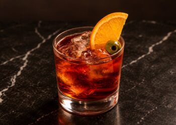 La Hora del Vermut llega al centro de Valencia con vermuts, tapas, juegos, música y muchas sorpresas