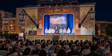 El camión de Les Arts Volant llega a la ciudad de Valencia con seis funciones gratuitas de zarzuela en plazas y barrios
