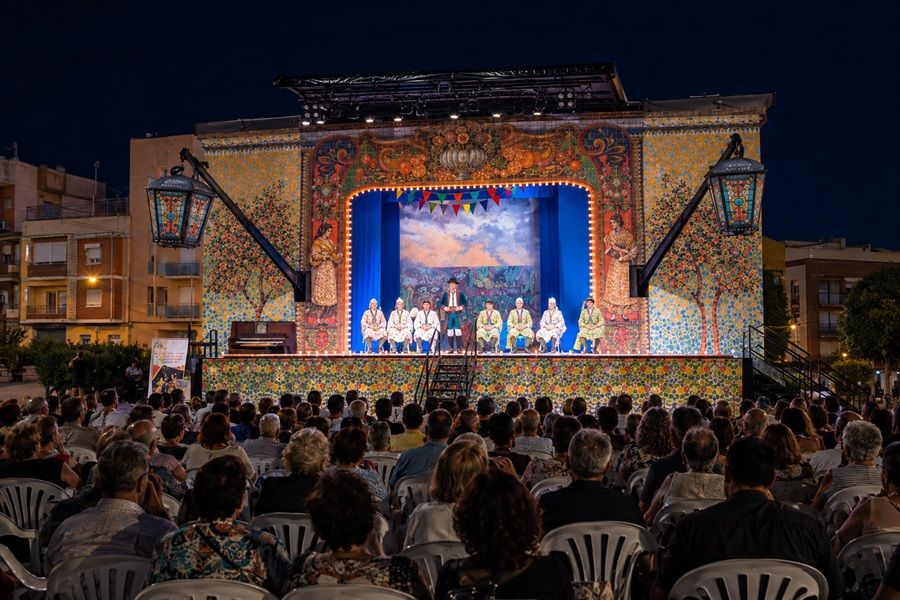 El camión de Les Arts Volant llega a la ciudad de Valencia con seis funciones gratuitas de zarzuela en plazas y barrios
