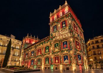Un calendario de Adviento gigante proyectado, un árbol de 15 metros y actividades infantiles: así será la Navidad del Palau de la Generalitat Valenciana