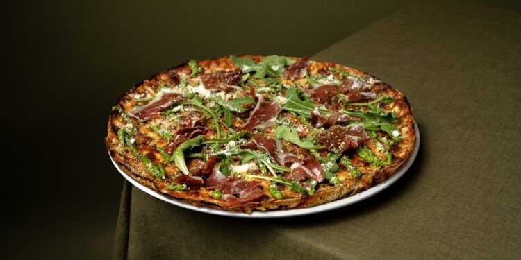 Una pizzería 100% sin gluten conquista Valencia con una masa a base de mijo, quinoa y agua