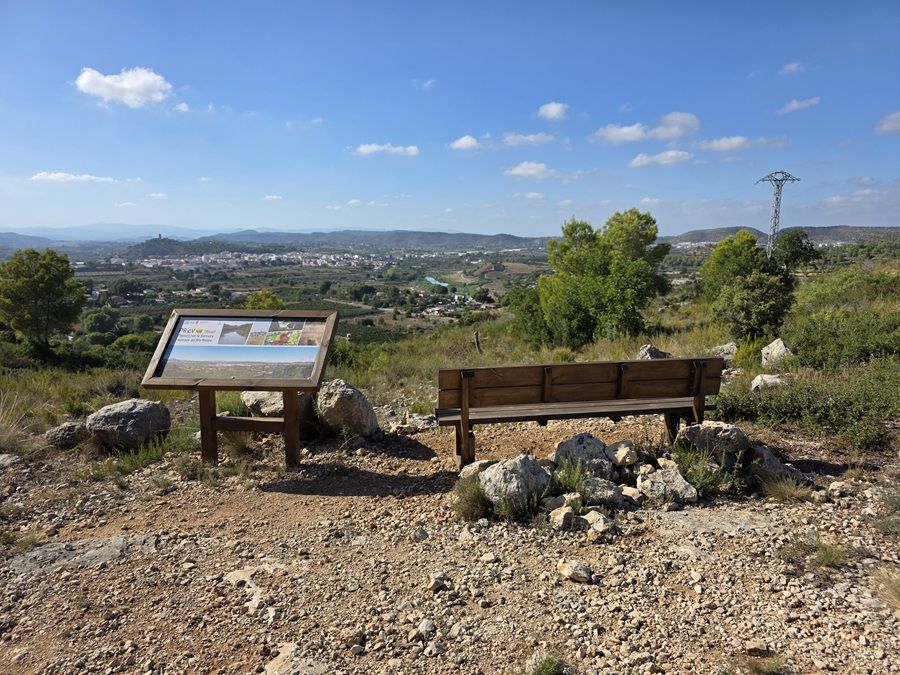 La Serreta del Real, una sencilla ruta cerca de Valencia con vistas espectaculares al valle del Magro