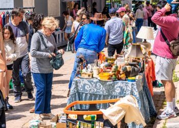 Valvanera Reviscola regresa a un mercado de Valencia con una gran jornada de arte, cultura y vida de barrio