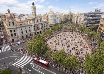 Valencia prepara una gran dansà popular en la plaza del Ayuntamiento para reunir a cientos de personas el 8 de octubre