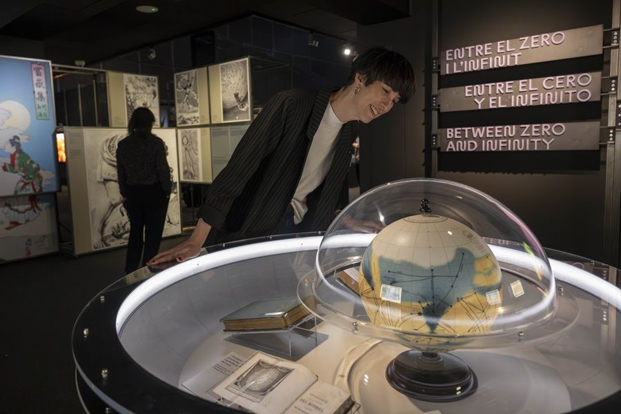 CaixaForum Valencia prepara un otoño con dos nuevas grandes exposiciones sobre Rembrandt y la vida extraterrestre