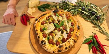 El chef y propietario de la pizzería valenciana Il Cortile se proclama campeón del mundo de pizza sin gluten y pizza dulce