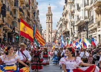 Valencia reunirá a más de 7.000 personas en un gran desfile por el Día de la Hispanidad con 37 grupos folclóricos y 21 países