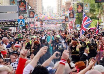 Benidorm prepara la fiesta de disfraces más grande de Europa con una previsión de 30.000 asistentes