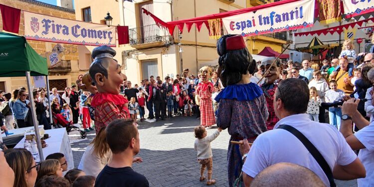 Bocairent celebra la XIX Fira Comerç en noviembre con música, comercio local, mercado medieval y visitas culturales