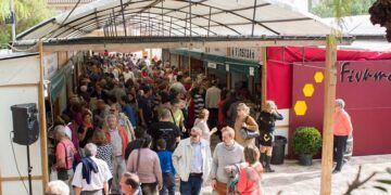 FIVAMEL, la gran feria valenciana de la miel, celebra su 30 aniversario en Montroy con un fin de semana para disfrutar de la apicultura