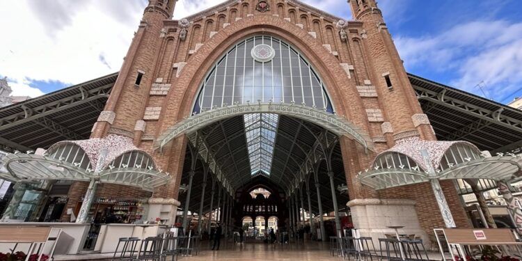 El Mercado de Colón reúne este fin de semana al comercio local del centro de Valencia con el Mercat dels Comerciants del cap i casal