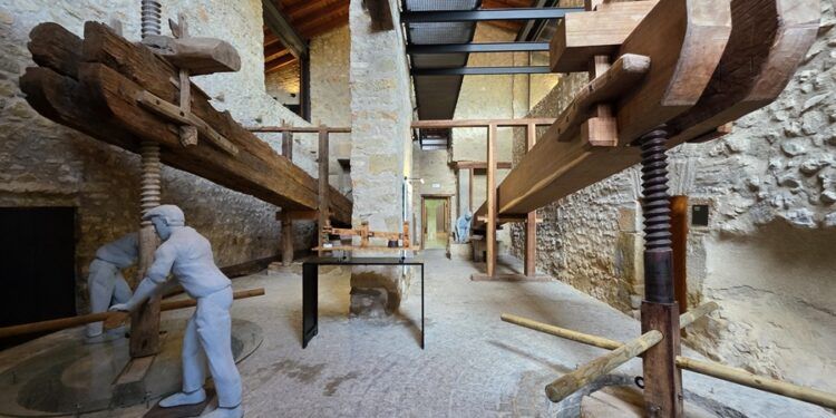 El Molí de l’Oli de Cervera del Maestre, un antiguo molino de aceite visitable que conserva una prensa de 1606