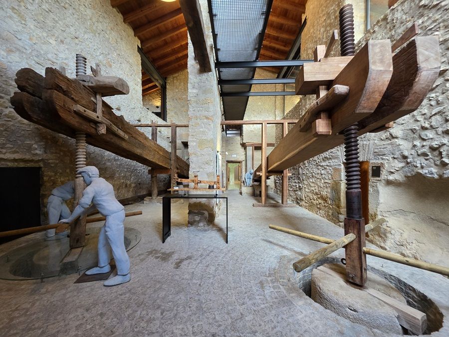 El Molí de l’Oli de Cervera del Maestre, un antiguo molino de aceite visitable que conserva una prensa de 1606