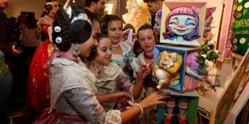 Octubre llega cargado de planes gratis a Nuevo Centro con cuentacuentos, maquetas de Fallas y una Feria Zombi por Halloween