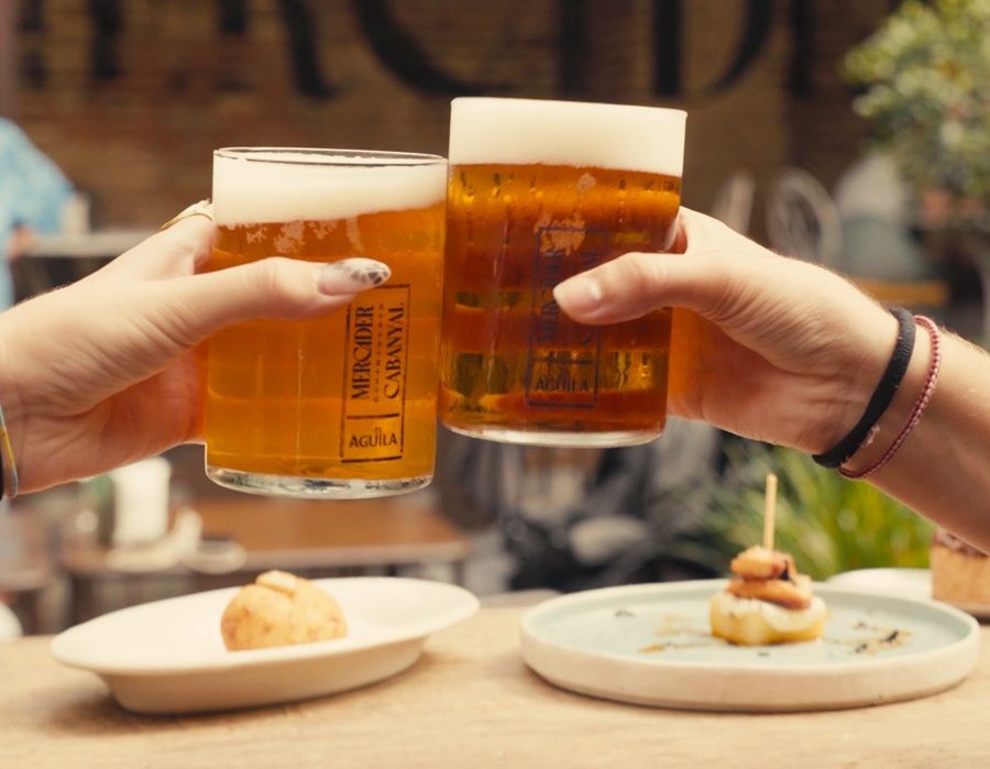 Mercader celebra su primer Oktoberfest en Valencia con cerveza, tapas alemanas y ambiente bávaro