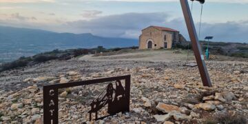 La ermita de San Vicente de Catí, un rincón histórico a más de 800 metros de altitud con vistas 360 grados y un columpio panorámico